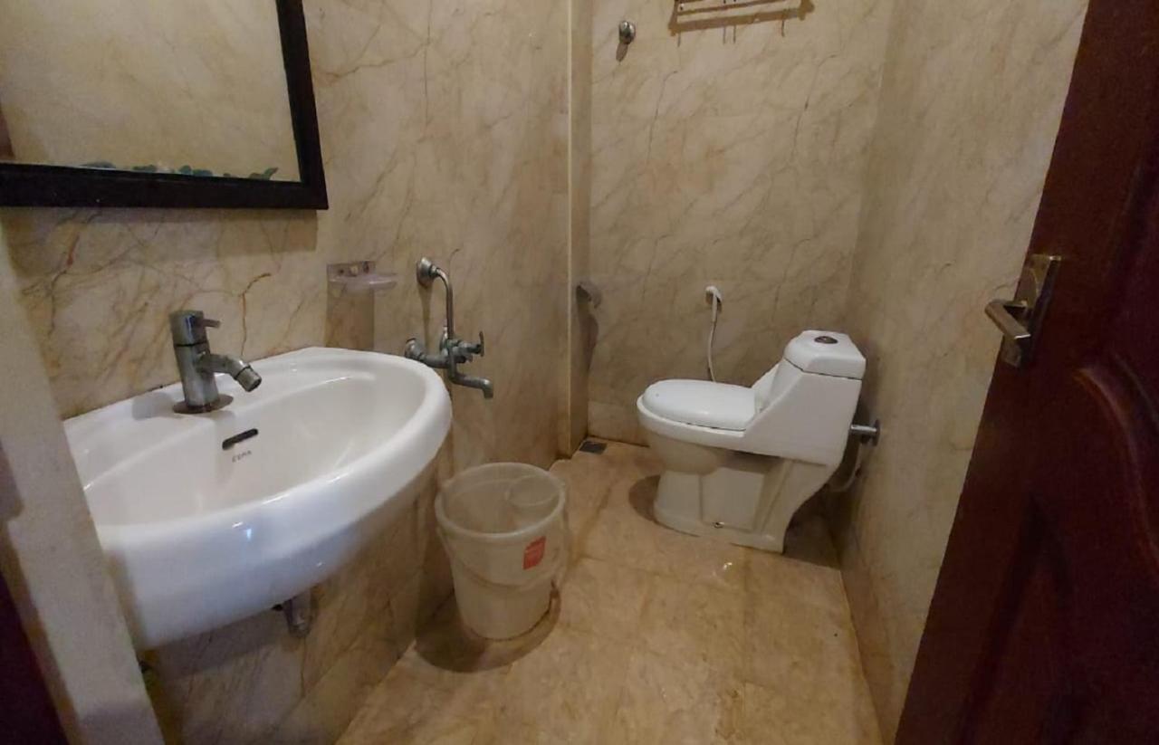Bed and Breakfast Royal Grand à Tambaram Extérieur photo