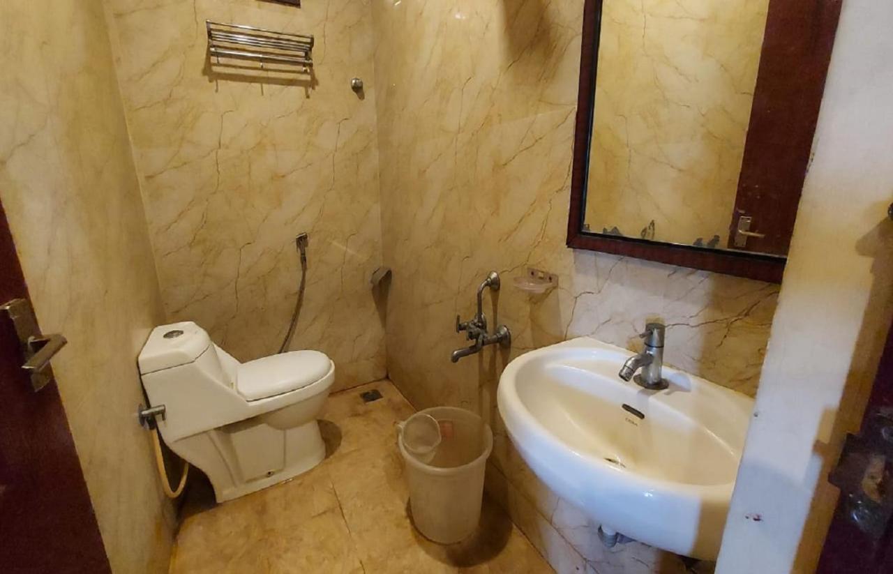 Bed and Breakfast Royal Grand à Tambaram Extérieur photo