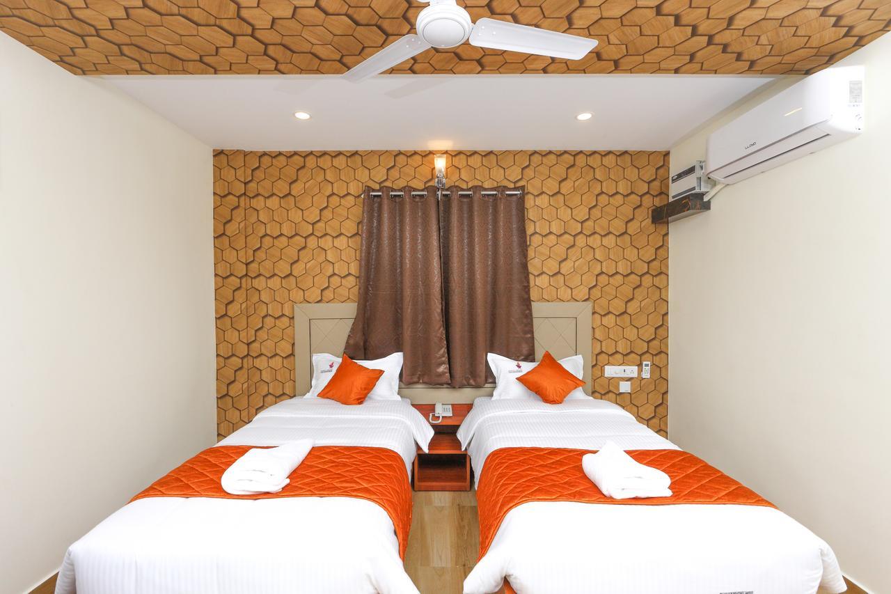 Bed and Breakfast Royal Grand à Tambaram Extérieur photo