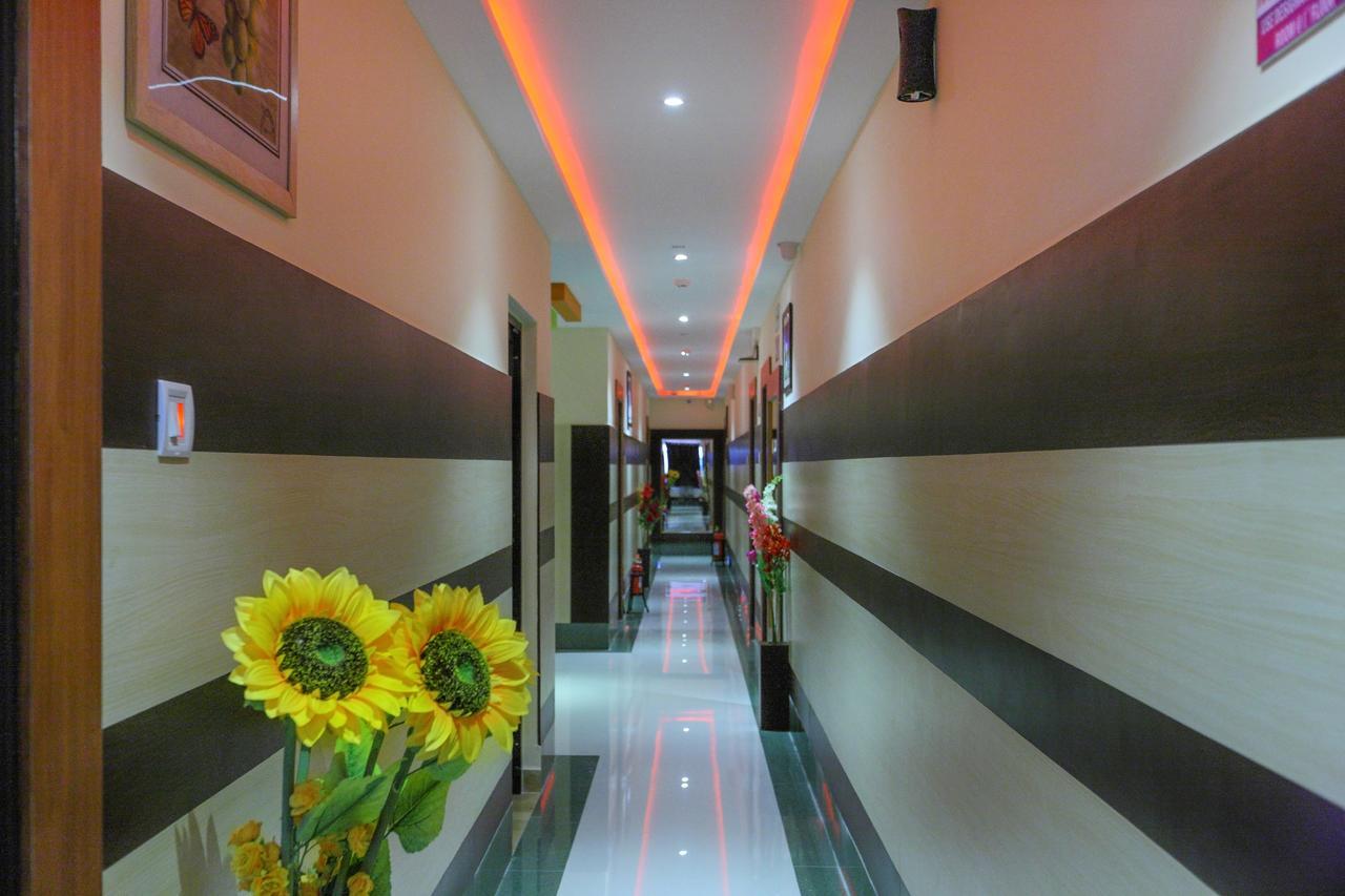Bed and Breakfast Royal Grand à Tambaram Extérieur photo